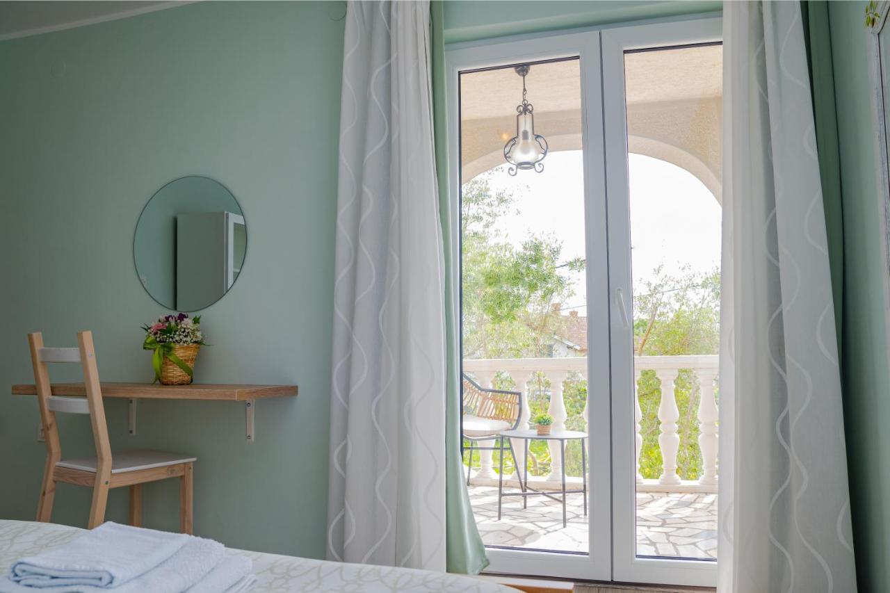 Apartman Doris Milohnici Bagian luar foto