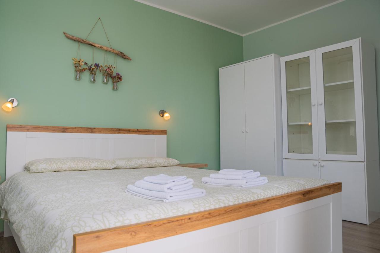 Apartman Doris Milohnici Bagian luar foto