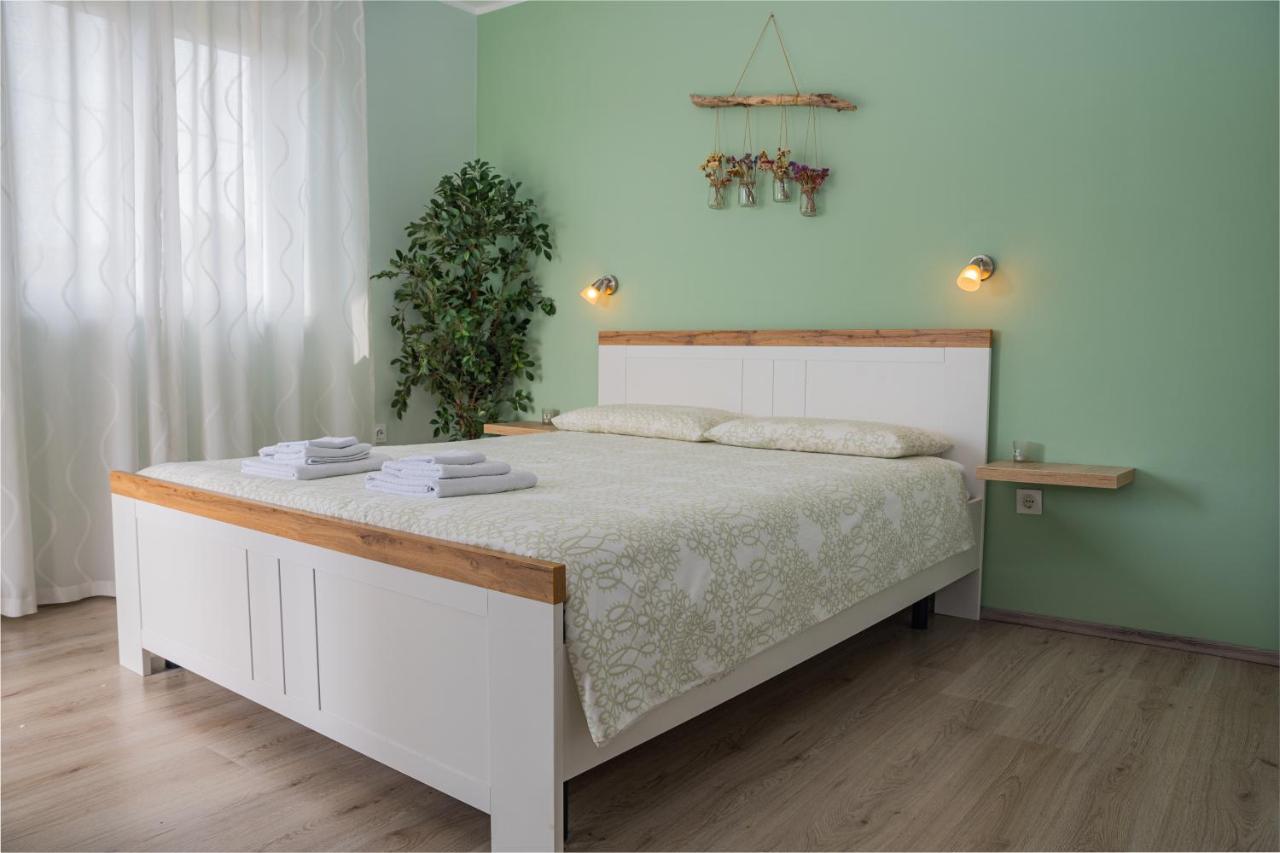 Apartman Doris Milohnici Bagian luar foto
