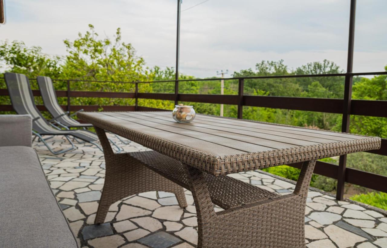 Apartman Doris Milohnici Bagian luar foto