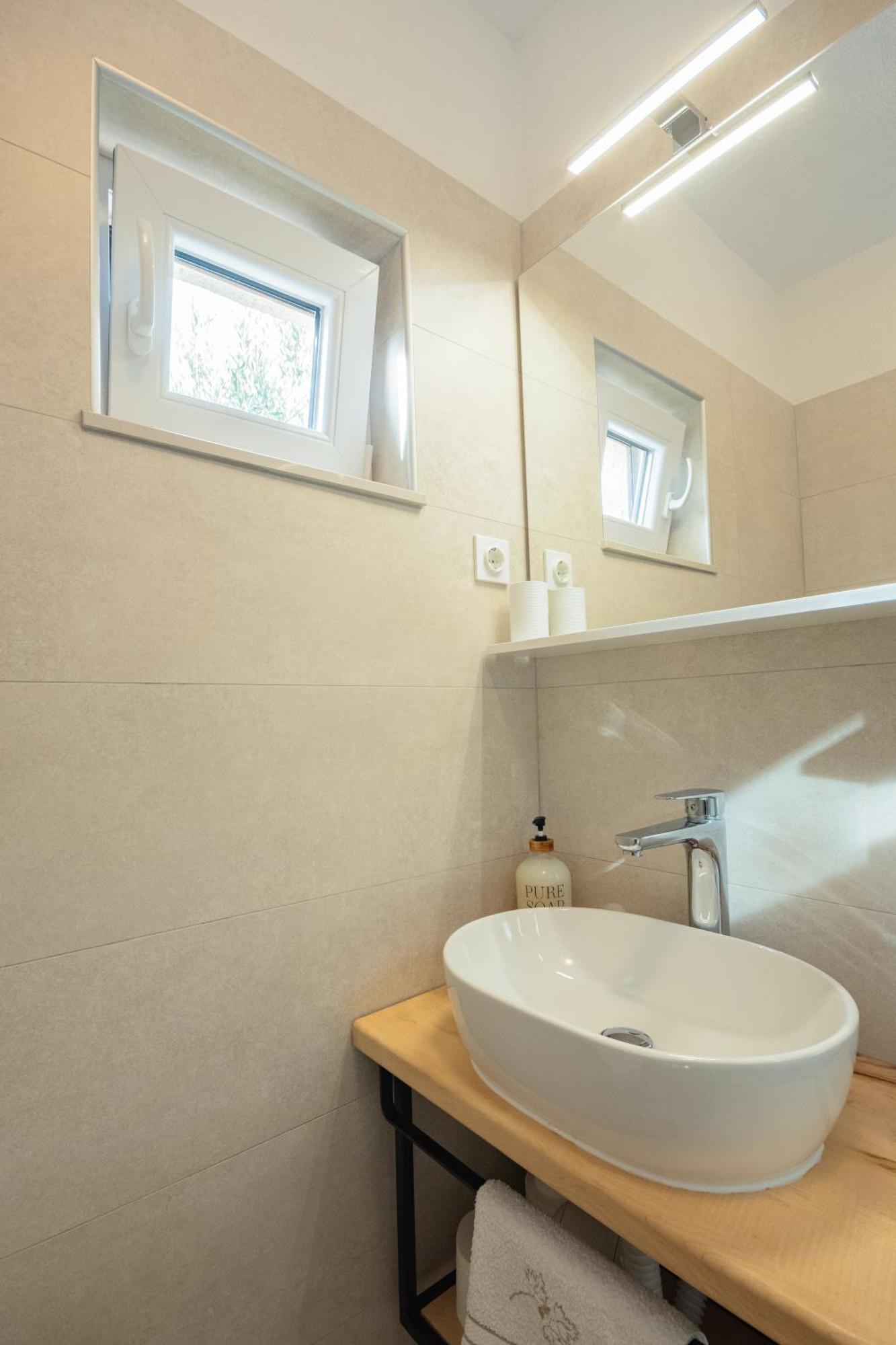 Apartman Doris Milohnici Bagian luar foto